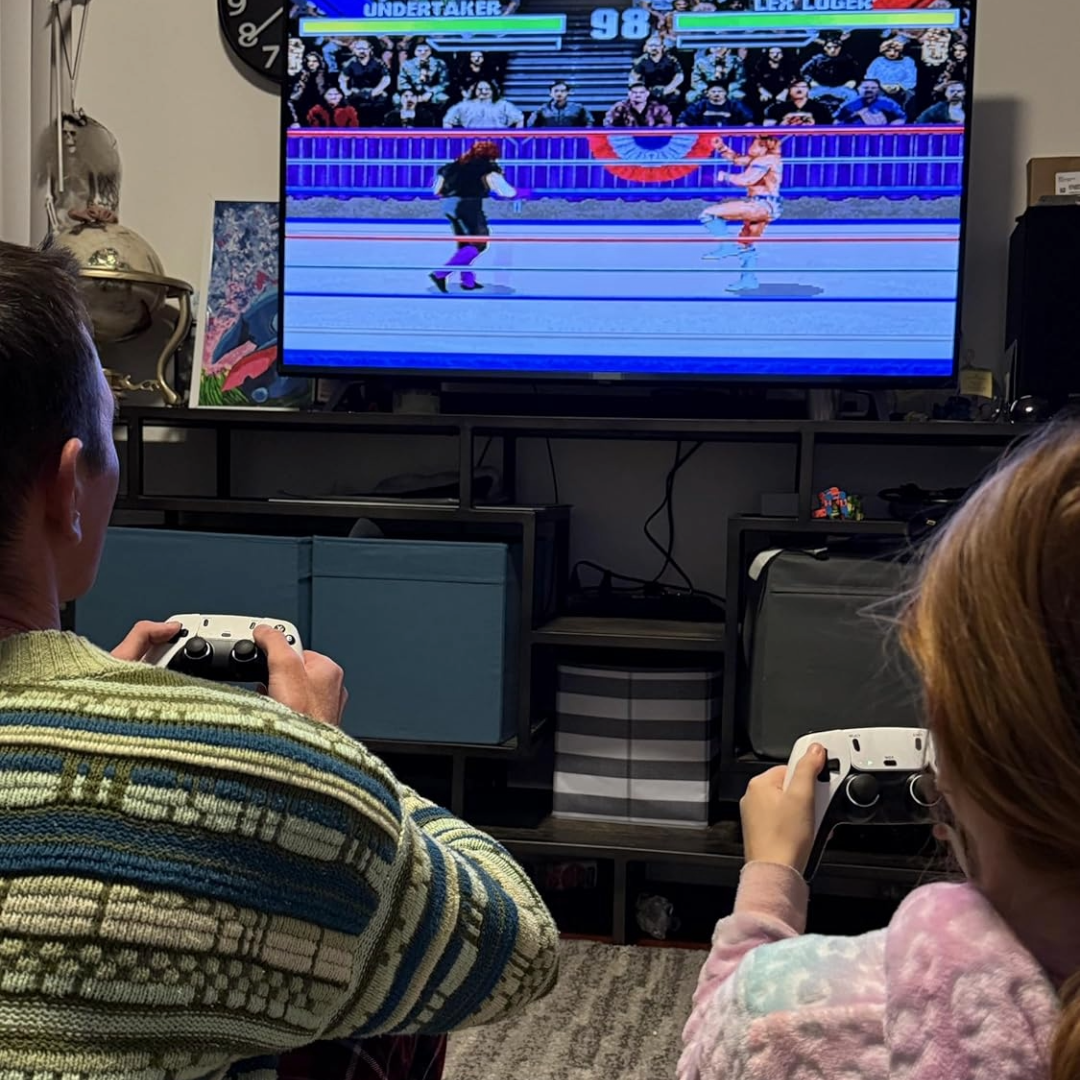 RETROPRO™️ GAMING CONSOLE (2 Free Controllers Included)